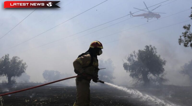 Video / Un incendiu în Keratia și autoritățile au evacuat locuitorii din satele din apropiere