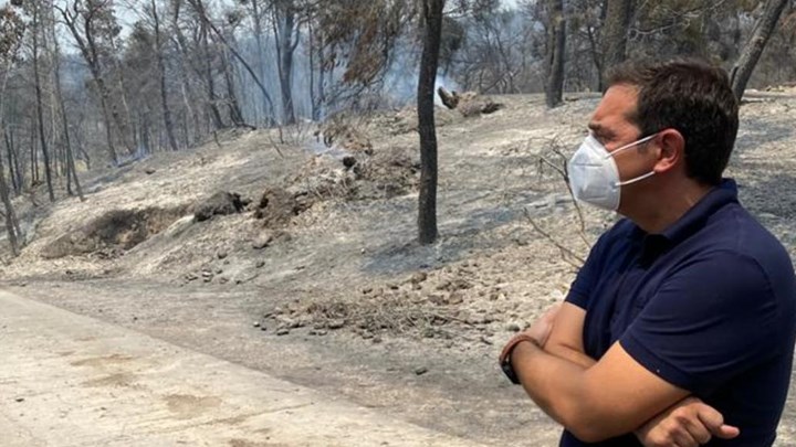 Tsipras vizitează zonele afectate de incendiu din Ilia
