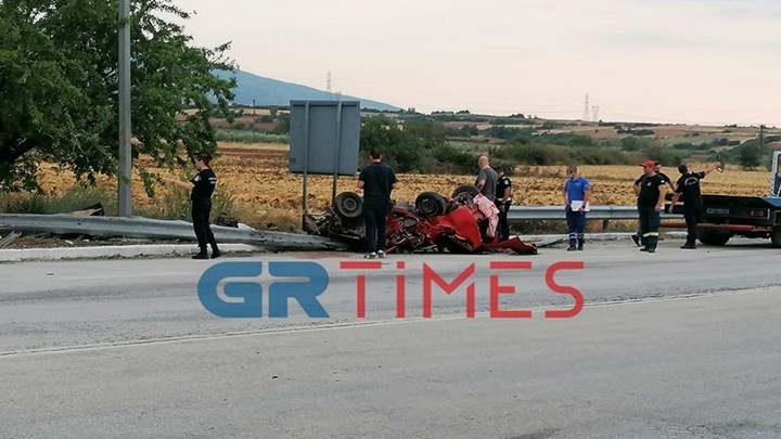 4 persoane au fost ucise într-un accident de trafic teribil pe insula grecească Syros.