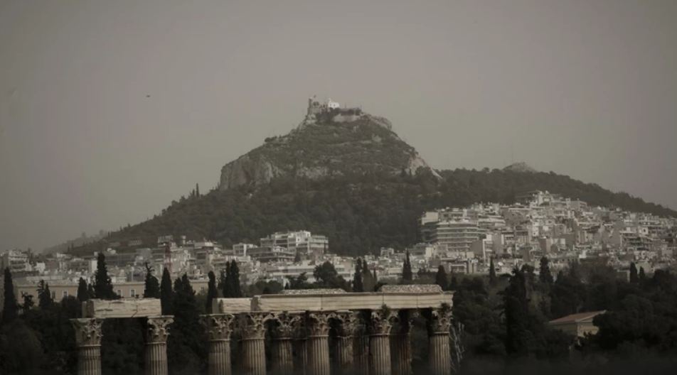 Grecia .. un val de praf provenit din Africa determină o creștere a temperaturilor