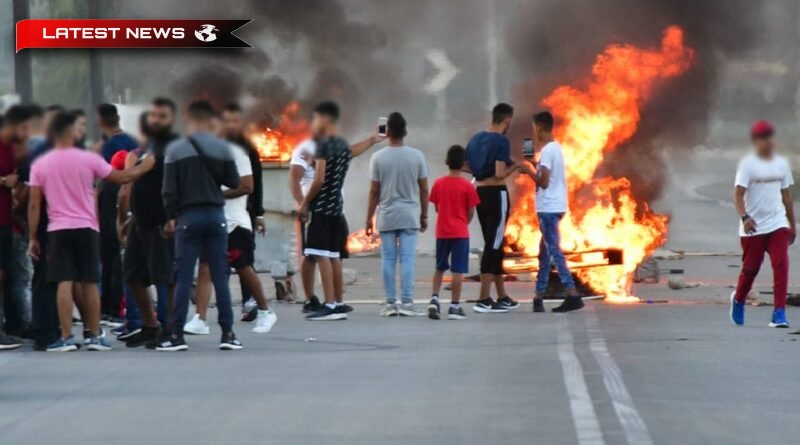 Romii au închis vechiul Drum Național Atena-Corint din Megara - Doi polițiști au fost ușor răniți de focuri de armă