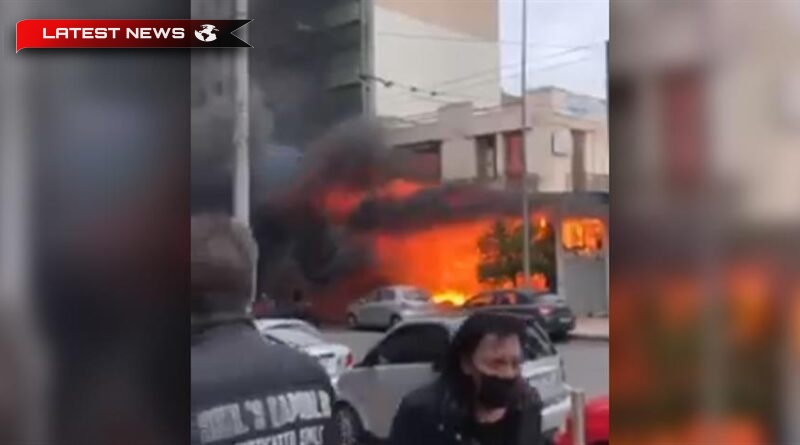 Incendiu în Pireu: depozit cuprins de flăcări