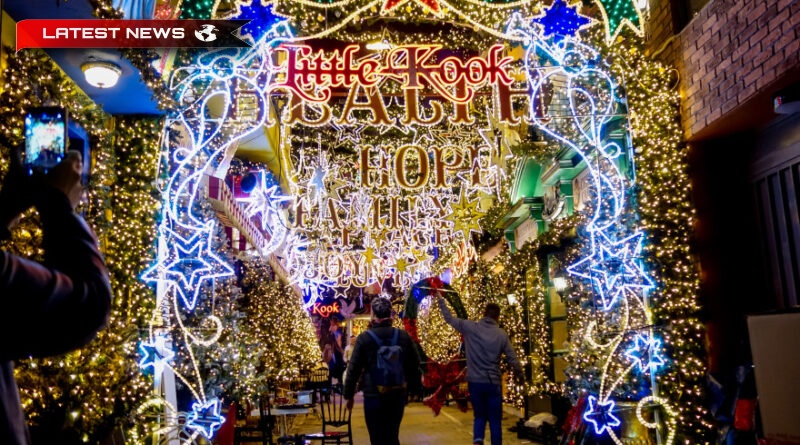 Crăciunul 2021: piețele Atenei sunt pline de „sate de Crăciun”