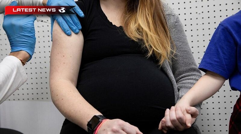 Noul studiu CDC: Vaccinarea femeilor însărcinate nu este asociată cu nașterea prematură și copiii cu greutate mică la naștere