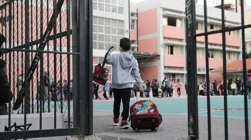 Uciderea unui copil de 7 ani în Kypseli: alți 40 de copii sunt dispăruți din școli