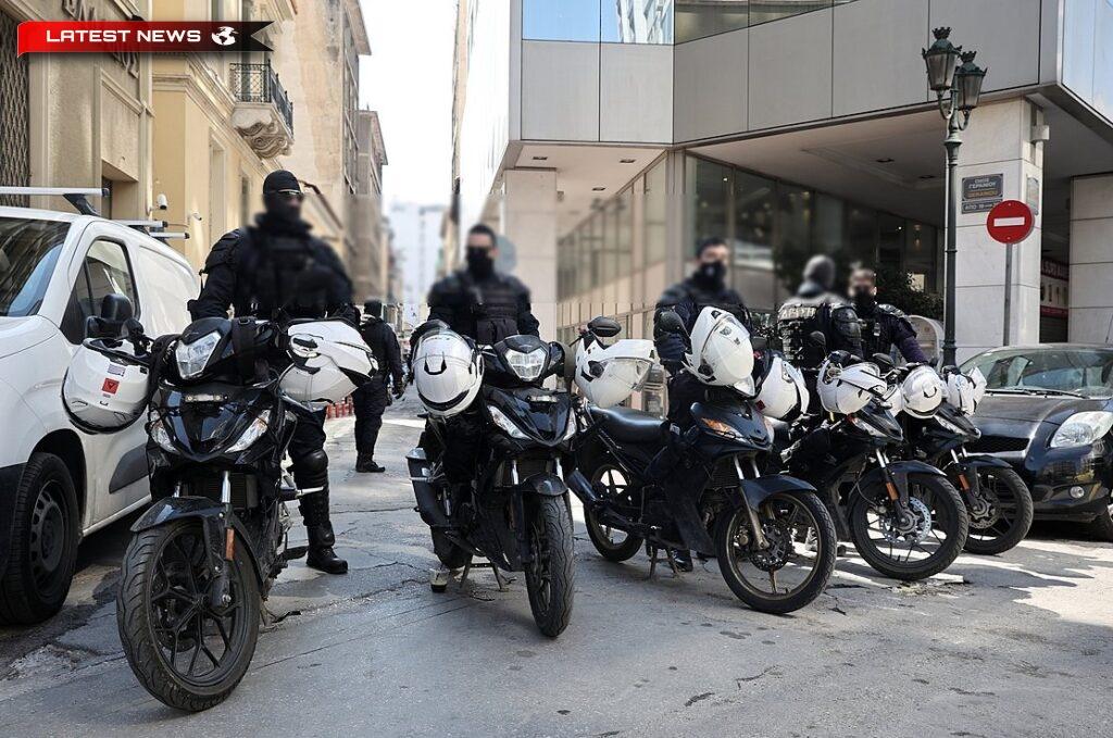 Poliția greacă desfășoară o operațiune de securitate masivă în centrul Atenei, arestând 132 de persoane