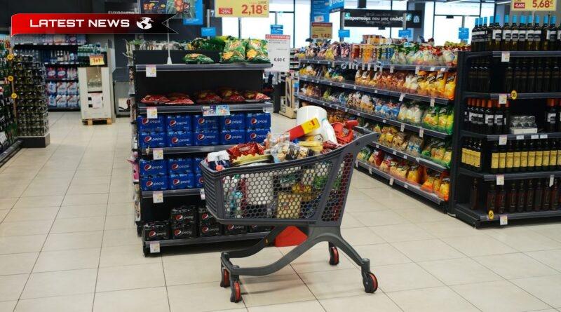 Supermarketurile limitează achiziționarea de ulei vegetal, făină și zahăr