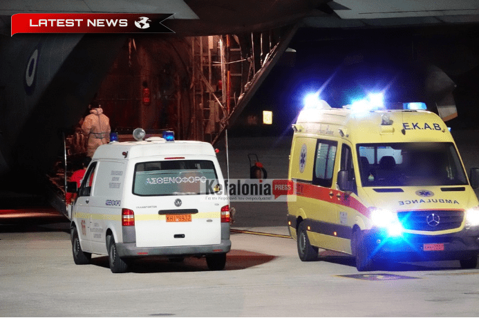 Foto - Transfer al cazului suspect de variola maimuță din Kefalonia într-o capsulă specială