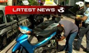 Amenzi și motociclete ridicate de pe trotuare în centrul Atenei