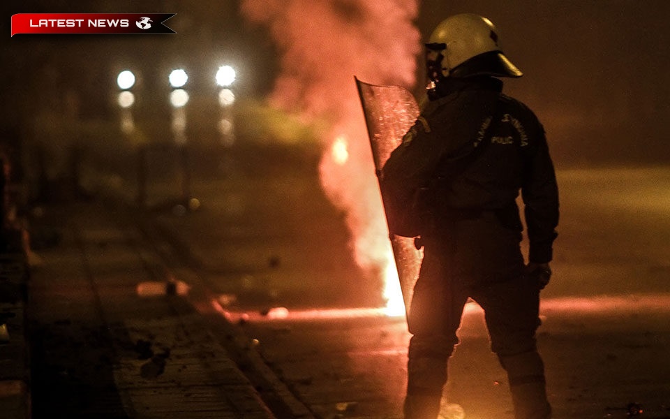Două arestați în urma ciocnirilor din Atena, polițist rănit