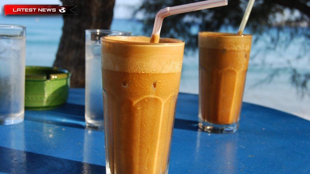 Turiștii au plătit 12 euro pentru un frappe în Santorini