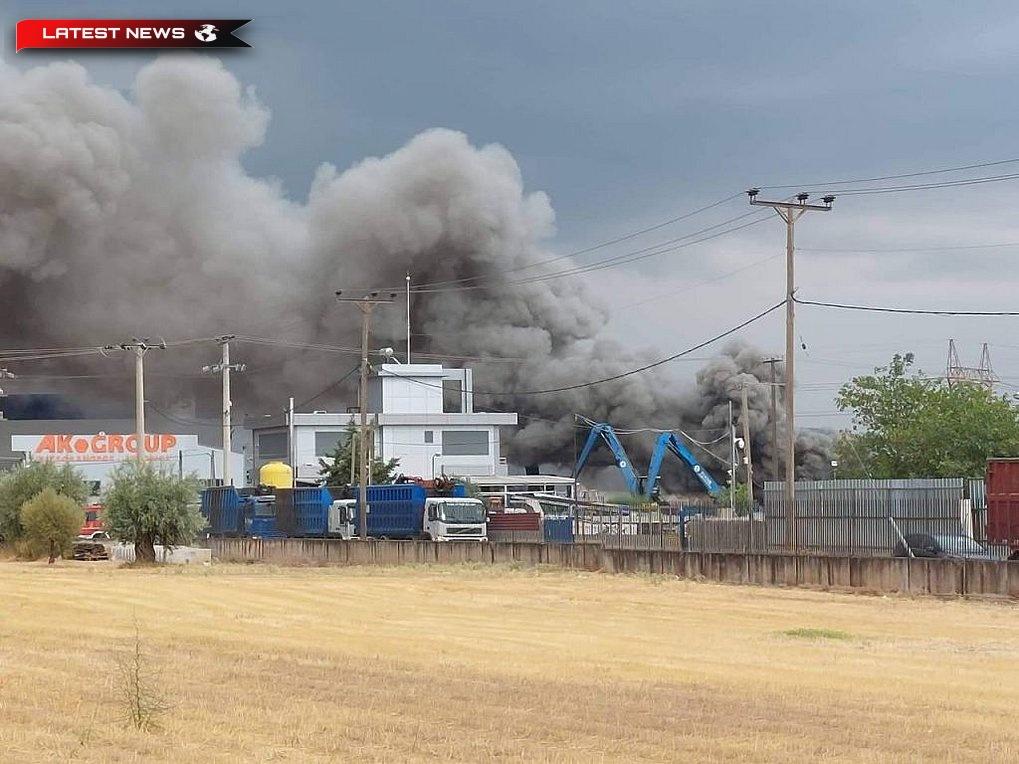 Incendiu într-un sediu comercial din Mandra - mesaj 112 - „Stai în casă”