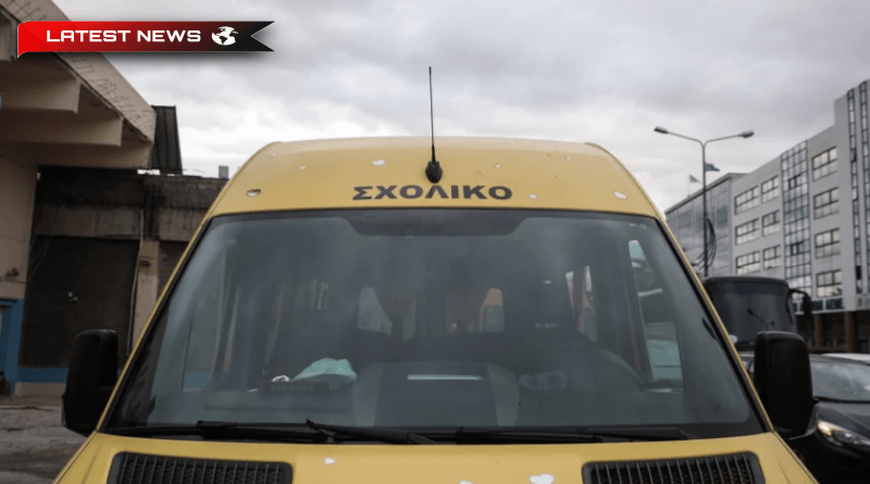 Au uitat un copil de șase ani într-un autobuz școlar – Soferul și însoțitorul au fost arestați