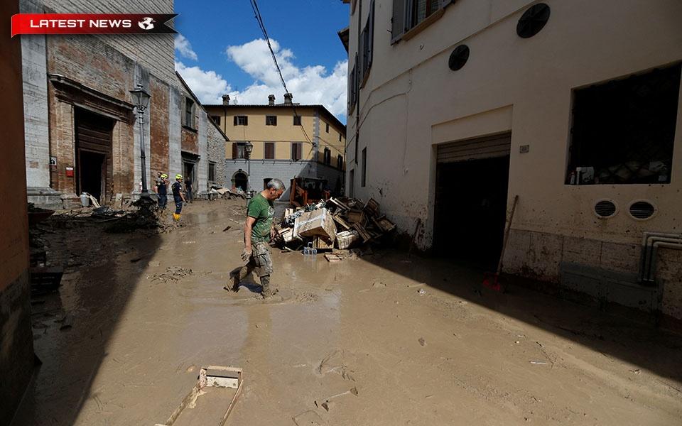 Italia: 10 morți și 50 răniți din cauza vremii nefavorabile (fotografii)