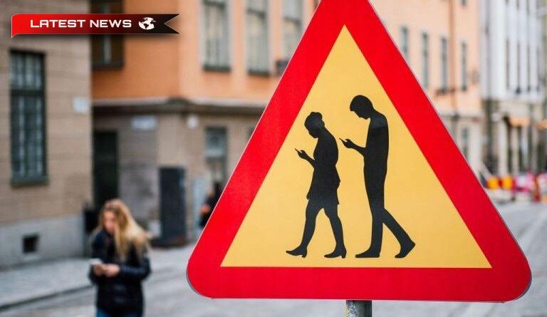 Siguranța rutieră: greșelile pietonilor pe drum – Cât de periculos este telefonul mobil (Video)