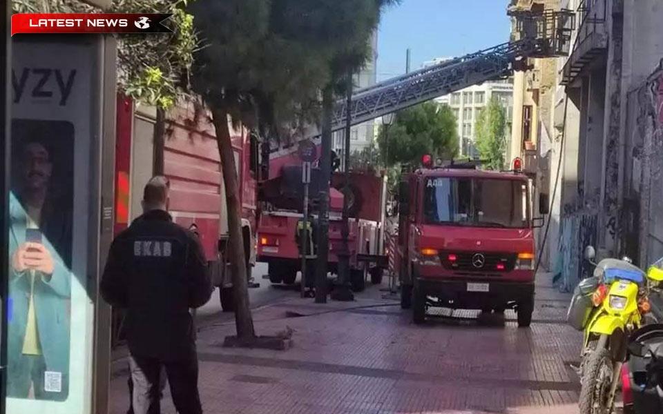 Incendiu într-o clădire abandonată din centrul Atenei