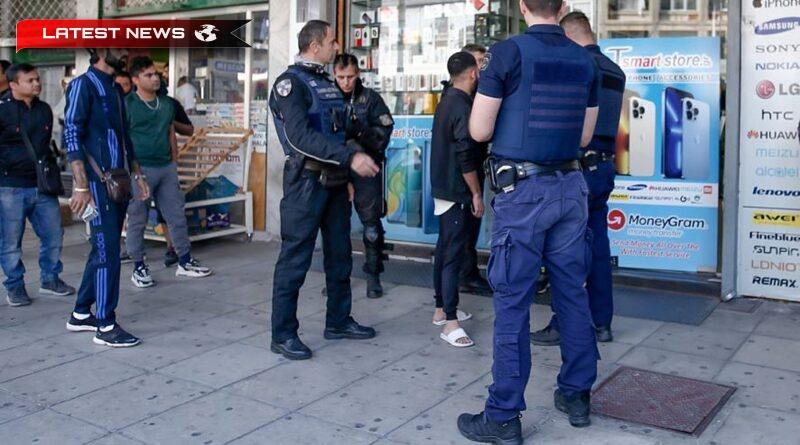 Salonic .. Patru hoți arestați în timp ce încercau să jefuiască un magazin mobil - video