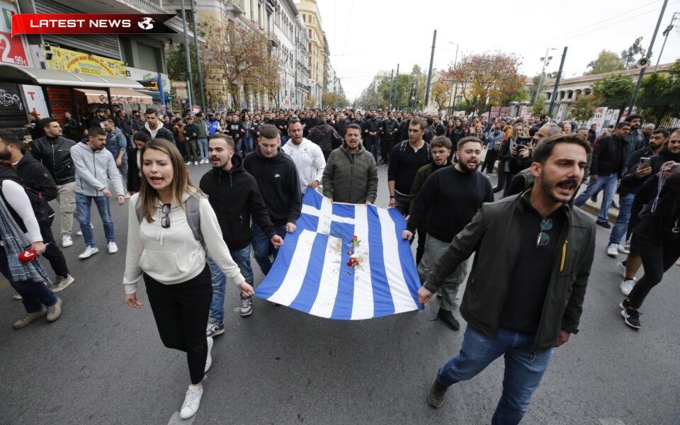Poliția a fost desfășurată în Atena și Salonic la aniversarea revoltei Politehnicii din 1973