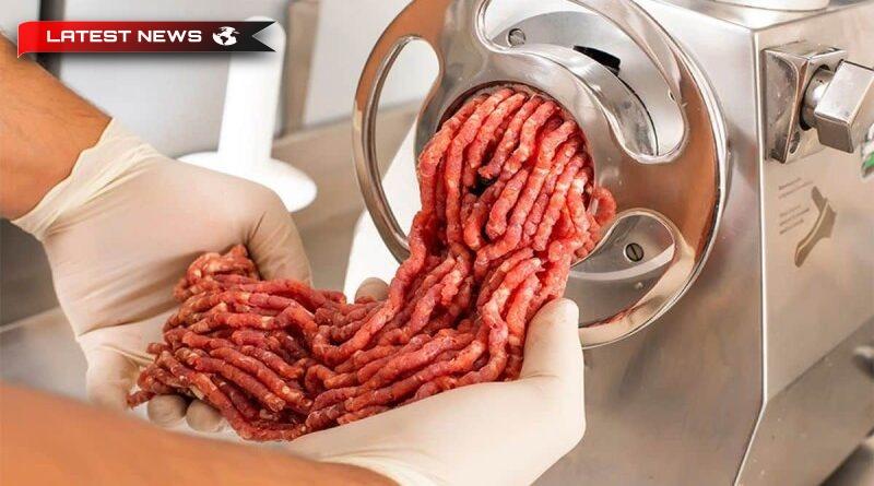 Panică într-o măcelărie din Creta: mâna ei a fost prinsă într-o mașină de tocat carne