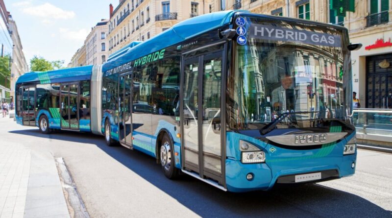 Atena: 100 de autobuze noi ecologice intră în funcțiune pentru a transforma destinația de transport public