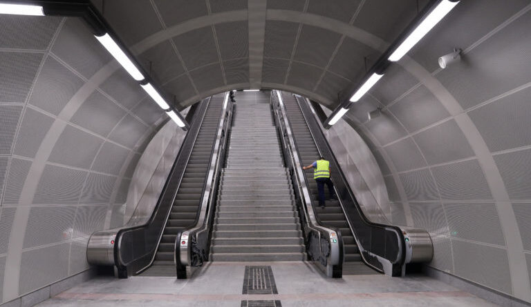 Închiderea temporară a liniei 3 la stația de metrou Pireu în aprilie Actualizări și facilități pentru pasageri