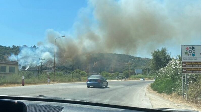 Flăcări Devoratoare în Preveza: Mesaj Urgent de la 112 – Imagini și Video Din Mijlocul Acțiunii