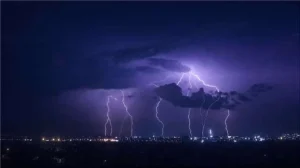 Video - Peste 5.000 de fulgere lovesc în regiunea Halkidiki într-o oră