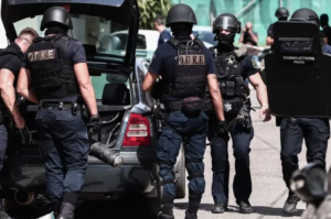 Campanie de securitate încheiată cu 10 arestări în tabăra din Ano Liosia