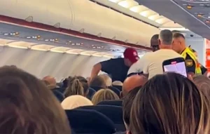 Un pasager beat provoacă o aterizare de urgență a unui avion EasyJet în Munchen