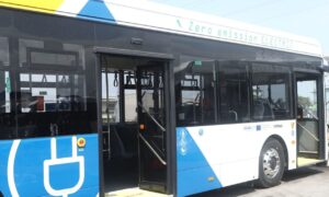 Adolescent de 17 ani a pretins că este „controlor” în autobuzele din Vari și a extorcat bani de la pasageri