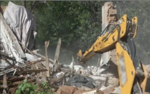 Municipalitatea Atenei începe demolarea a 70 de clădiri degradate pentru protejarea siguranței publice