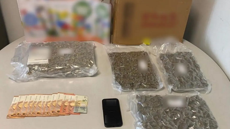 Captură de 560 kg de canabis în portul Pireu Rețea de trafic de droguri destructurată în Bulgaria