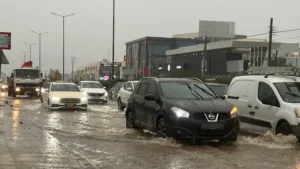 Furtuni puternice lovesc Grecia: inundații și haos rutier în Atena și Peloponez Furtuni puternice lovesc Grecia: inundații și haos rutier în Atena și Peloponez