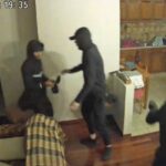 Jaf îndrăzneț în Burnazi: Camerele de supraveghere surprind momentul acțiunii Jaf îndrăzneț în Burnazi: Camerele de supraveghere surprind momentul acțiunii