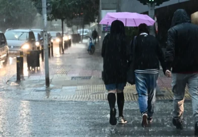 Vremea: Ploi abundente și furtuni puternice în toată țara. Avertismente privind scăderea temperaturilor